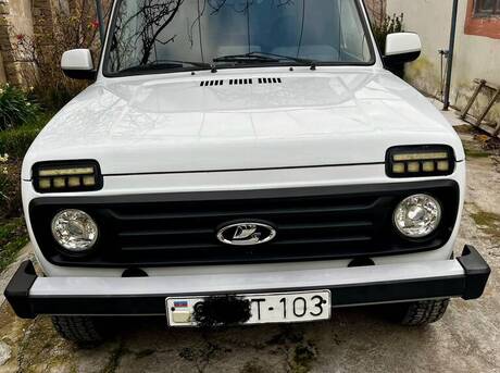 LADA (VAZ) Niva 2010
