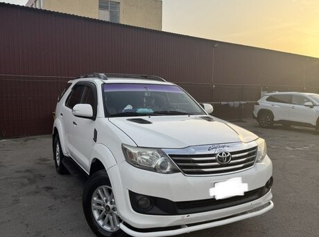 Toyota Fortuner 2011