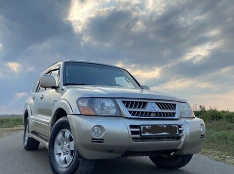 Mitsubishi Pajero 2003