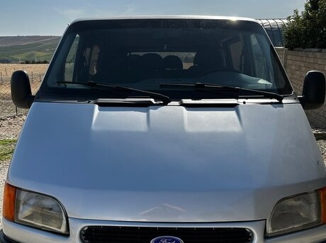 Ford Transit 2000