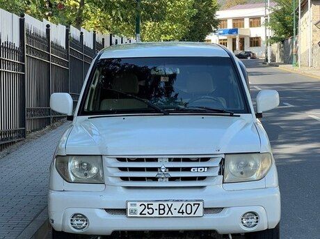 Mitsubishi Pajero io 2002