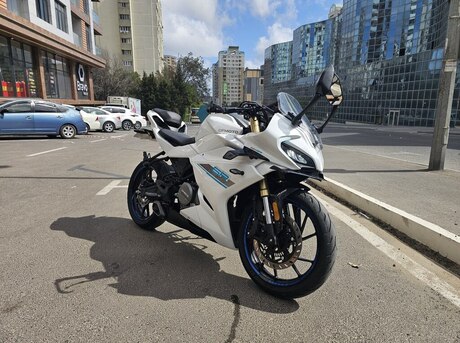 CFMOTO 250 SR 2025