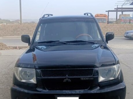 Mitsubishi Pajero io 2001