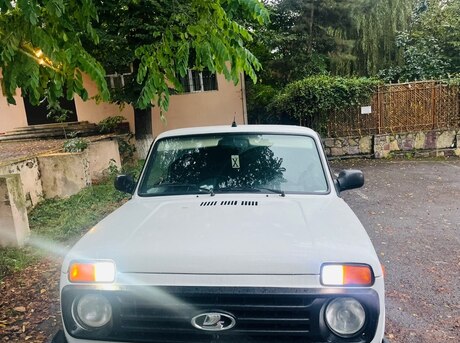 LADA (VAZ) Niva 2008