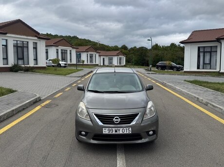 Nissan Sunny 2012