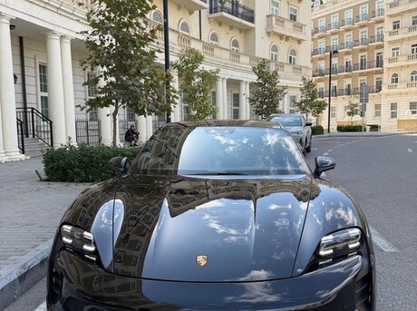 Porsche Taycan GTS 2020