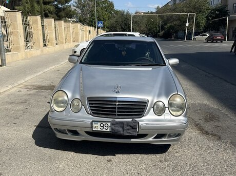 Mercedes E 220 2001
