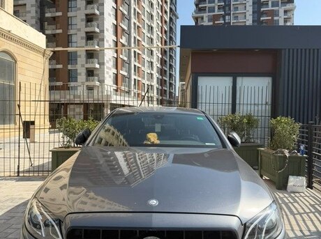 Mercedes E 300 4MATIC 2016
