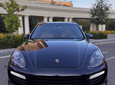 Porsche Cayenne GTS 2013