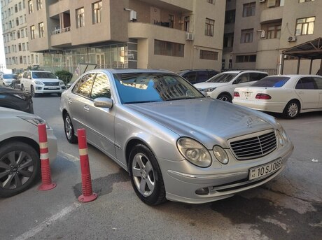 Mercedes E 200 2005