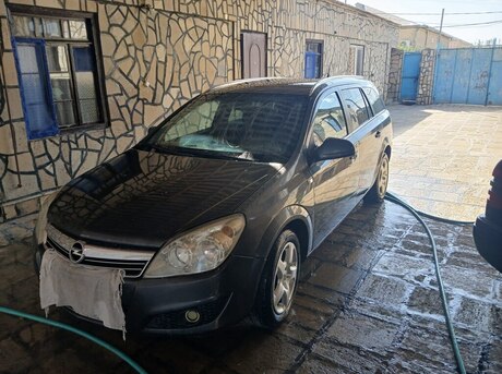 Opel Astra 2010