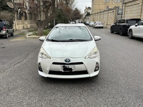 Toyota Prius C 2016