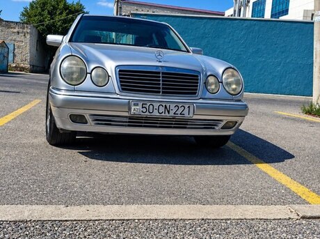 Mercedes E 240 1999