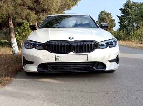 BMW 330 2019