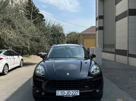 Porsche Macan GTS 2014