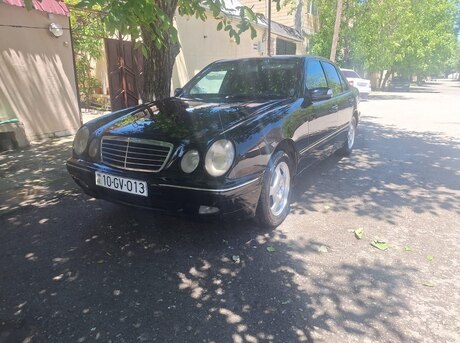 Mercedes E 270 2000