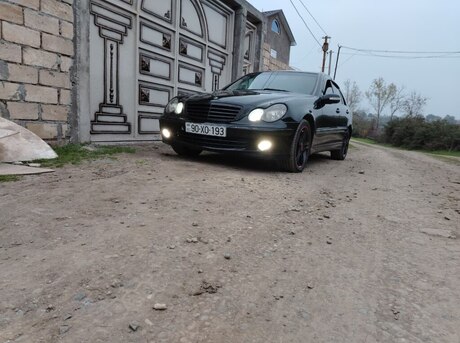 Mercedes  2005