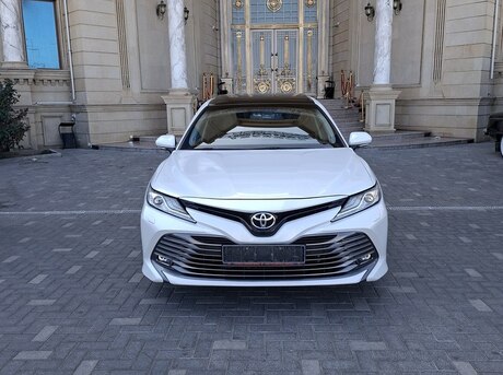 Toyota Camry 2019
