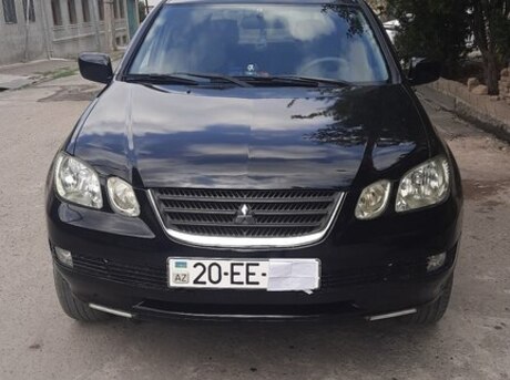 Mitsubishi Airtrek 2001