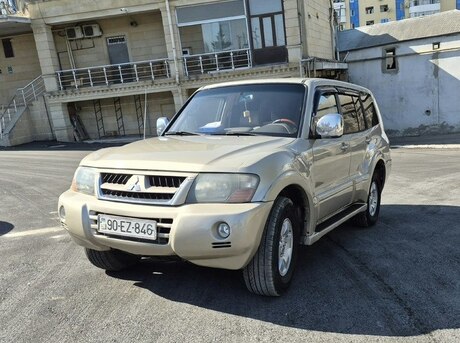Mitsubishi Pajero 2004