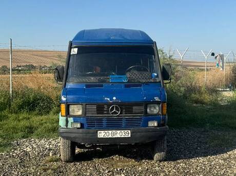 Mercedes 208 D 1990