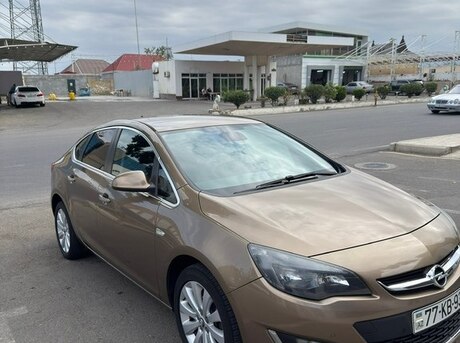 Opel Astra 2013