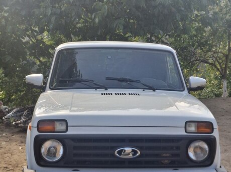 LADA (VAZ) Niva 2017