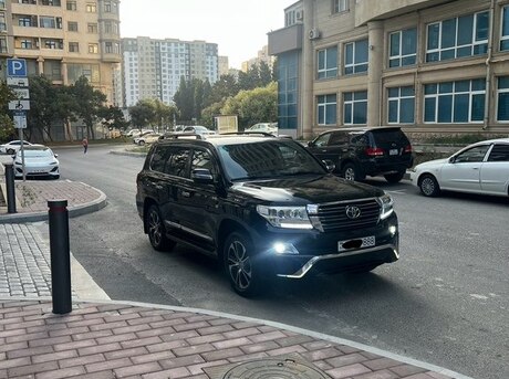 Toyota Land Cruiser 2010