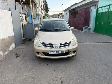 Nissan Tiida 2012