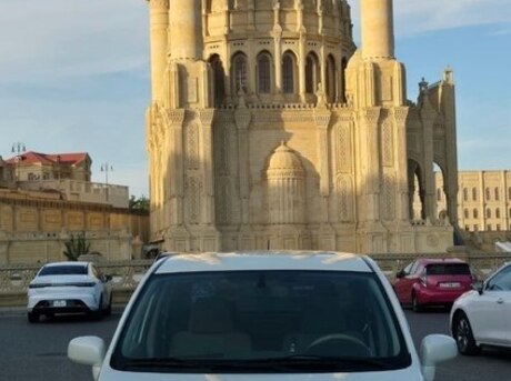 Nissan Tiida 2011