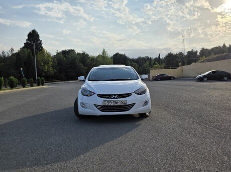 Hyundai Elantra 2012