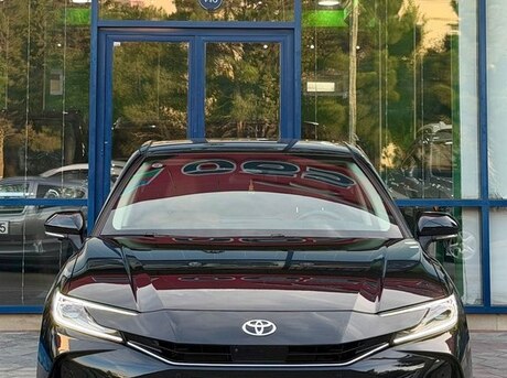 Toyota Camry 2025