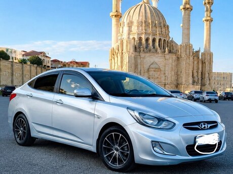 Hyundai Accent 2012