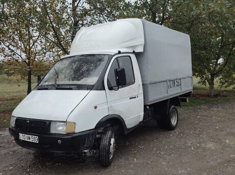 GAZ 2757 2001