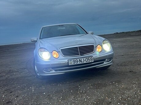 Mercedes E 200 2003