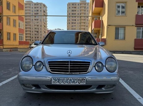 Mercedes E 240 2001