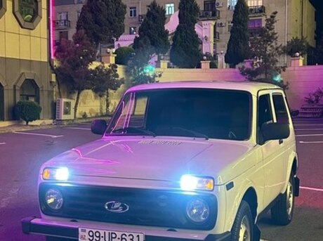 LADA (VAZ) Niva 2010