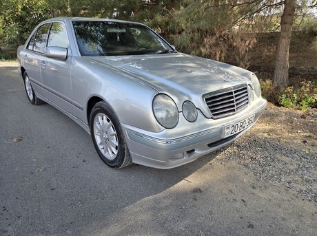 Mercedes E 240 1999