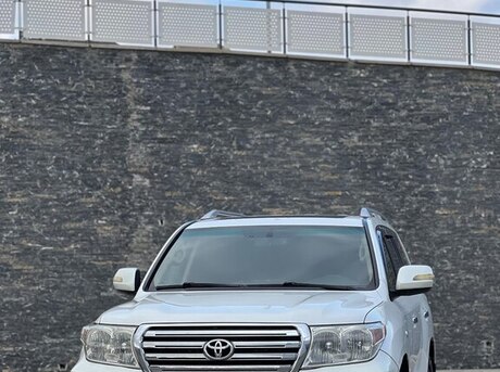 Toyota Land Cruiser 2011
