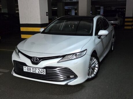Toyota Camry 2019