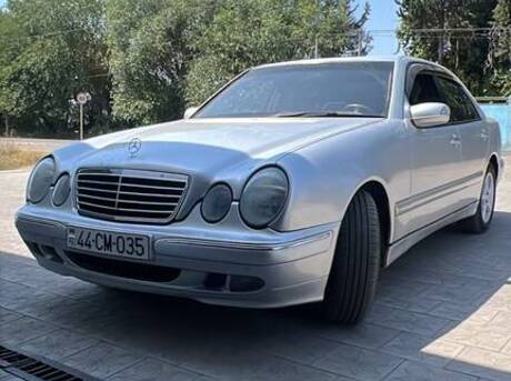 Mercedes E 220 2000