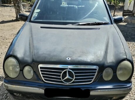 Mercedes E 220 2000