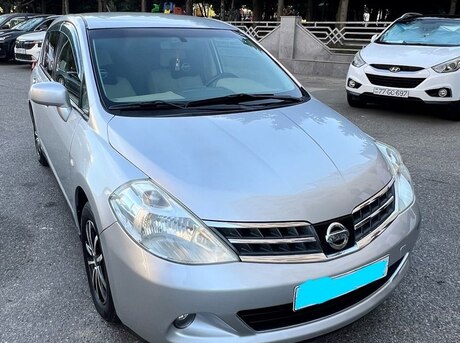 Nissan Tiida 2011