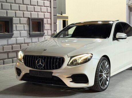 Mercedes E 300 4MATIC 2017