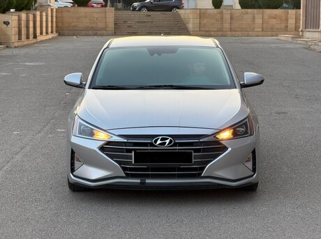 Hyundai Elantra 2019