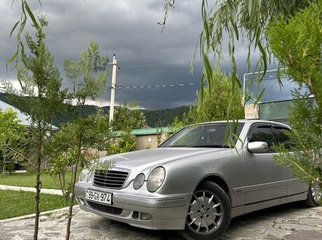 Mercedes E 220 2000