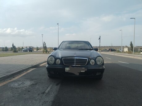 Mercedes E 220 2000