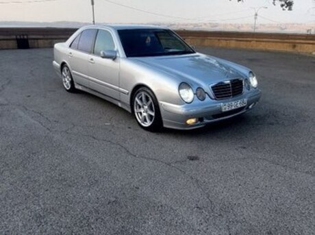 Mercedes E 220 2000