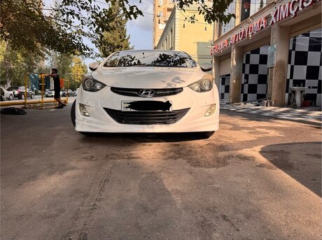 Hyundai Elantra 2012