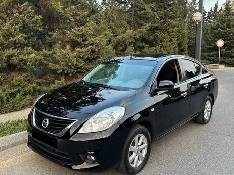 Nissan Sunny 2012